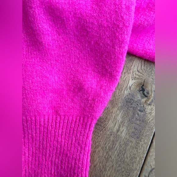 A New Day Warm Fuzzies Graphic Sweater size Medium - Picture 10 of 13